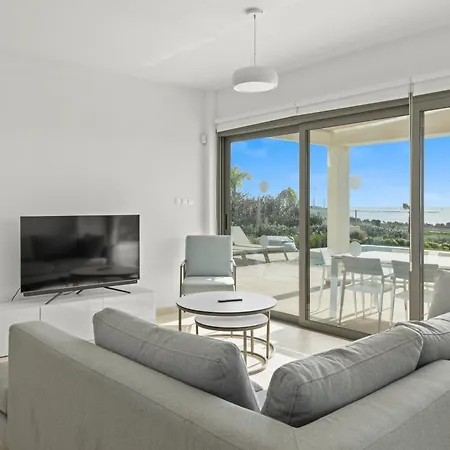 Villa Serenity Waves 2 *