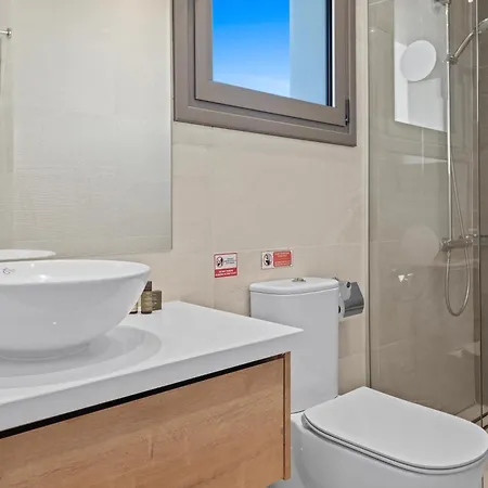 Serenity Waves 2 Вилла *