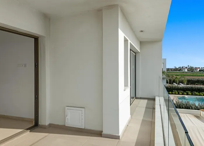 Serenity Waves 2 Villa Larnaca