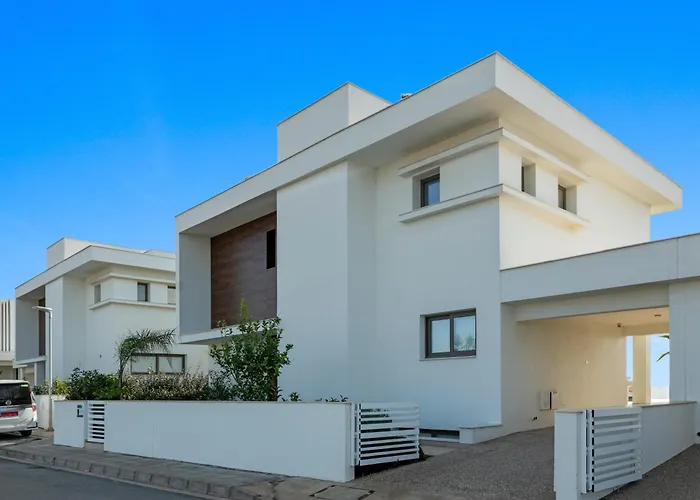 Villa Serenity Waves 2 *