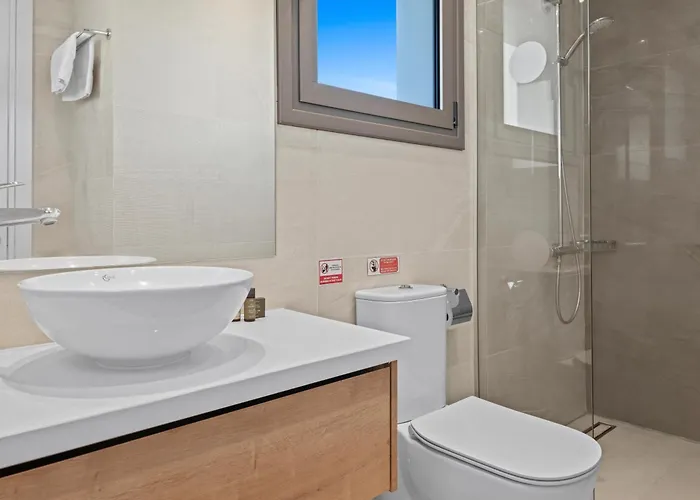 Serenity Waves 2 Villa *